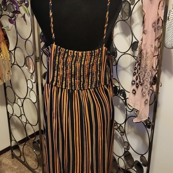 Sleeveless striped midi dress - Picture 5 of 6